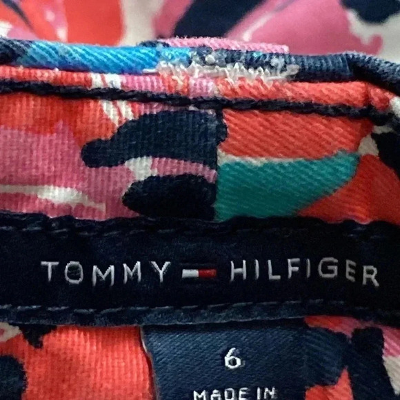 TOMMY HILFIGER WOMENS SIZE 6 SHORTS FLORAL PRINT 4” INSEAM ZIP AND HOOK CLOSURE - Picture 10 of 11